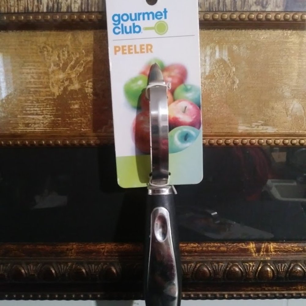 NWT Gourmet Club Peeler